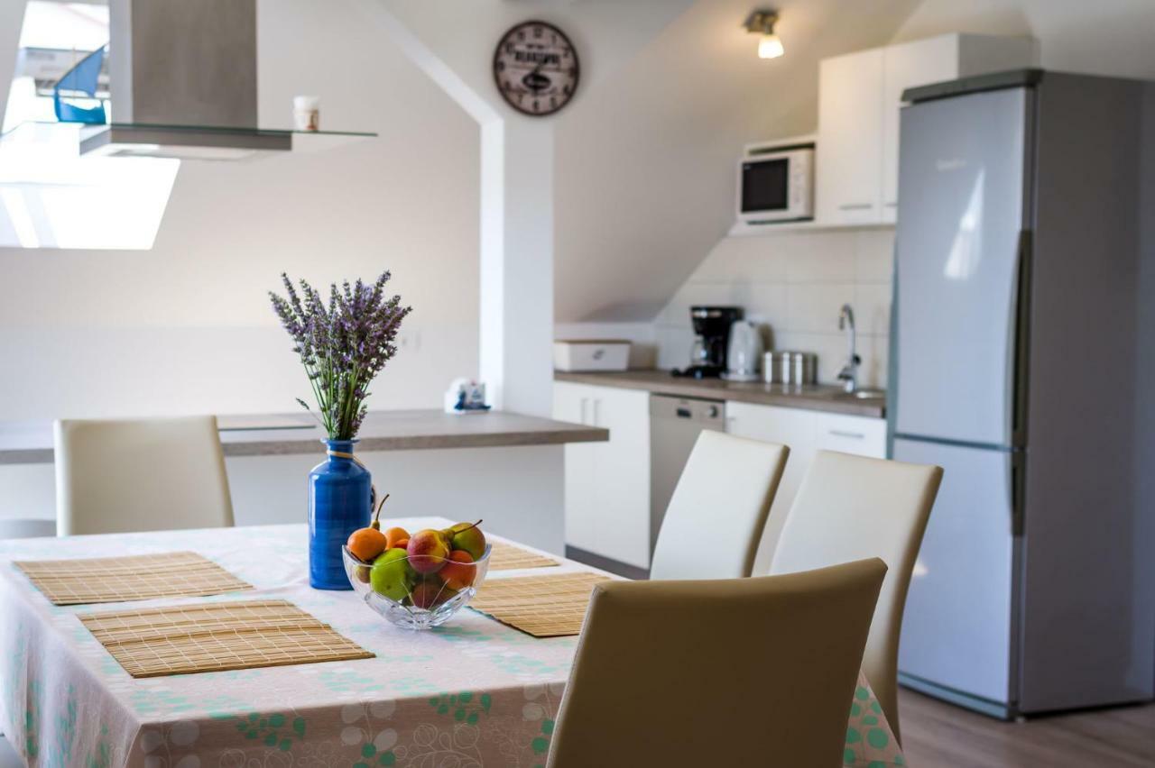Apartman Iva Zara Esterno foto